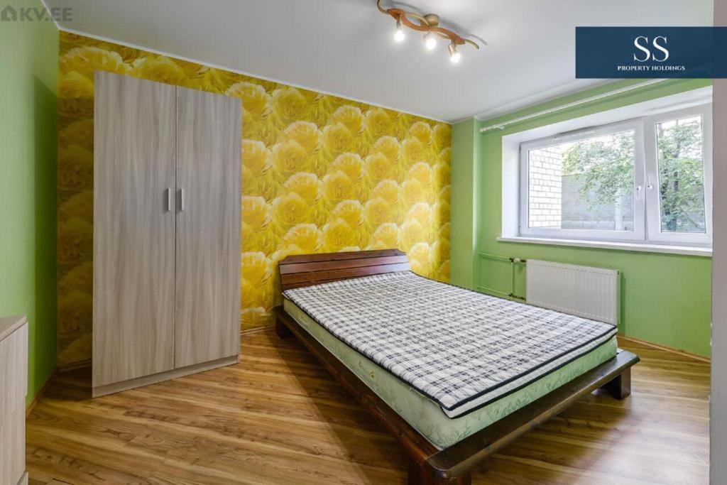 טאלין Sunny Apartment Near Bus Station מראה חיצוני תמונה