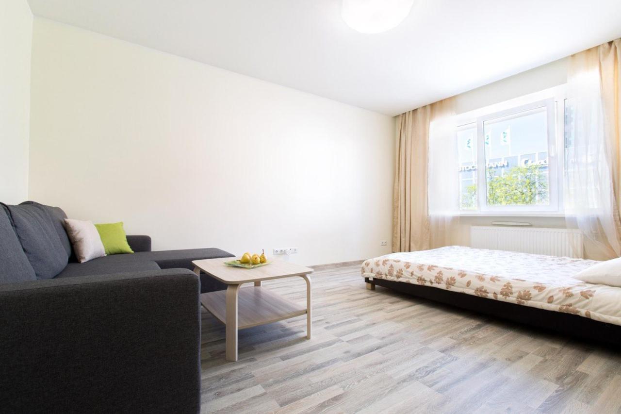 טאלין Sunny Apartment Near Bus Station מראה חיצוני תמונה