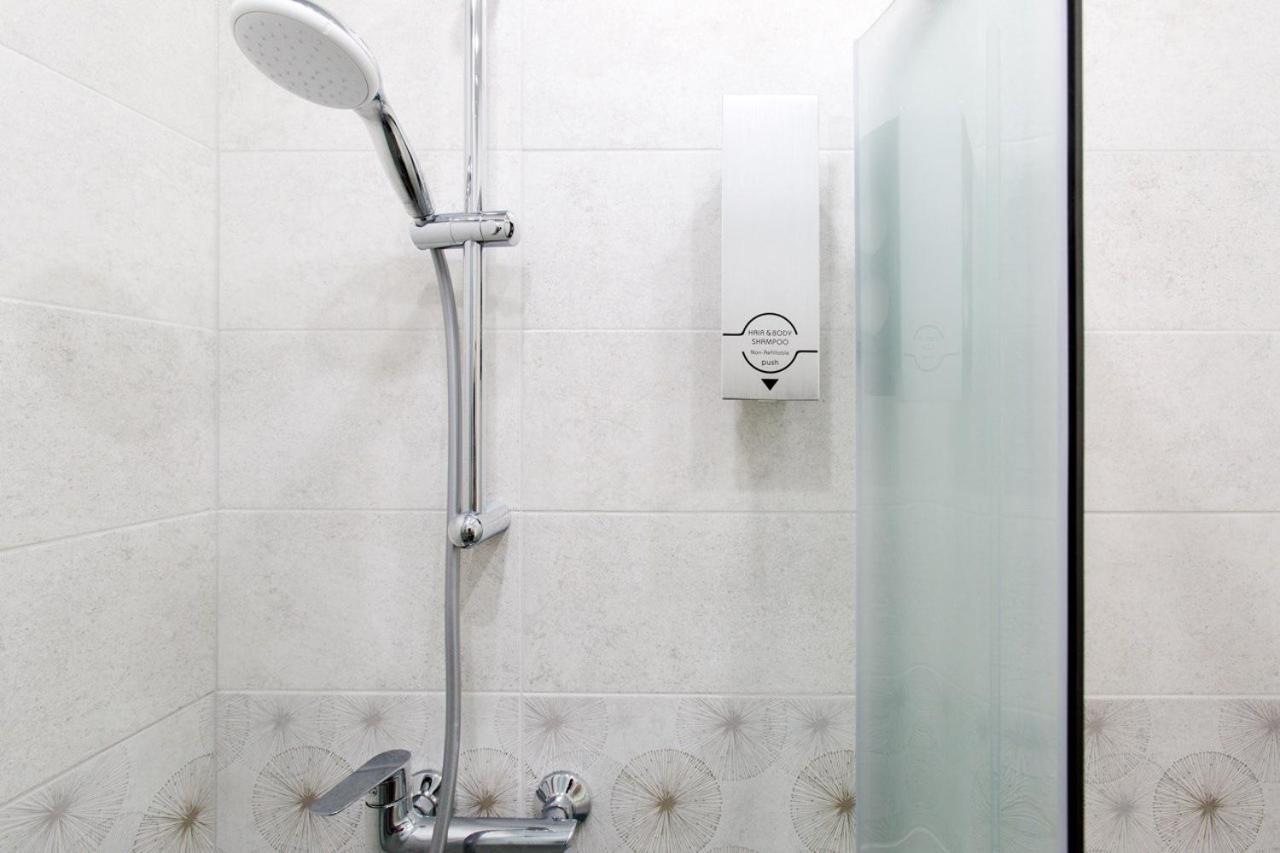 טאלין Sunny Apartment Near Bus Station מראה חיצוני תמונה