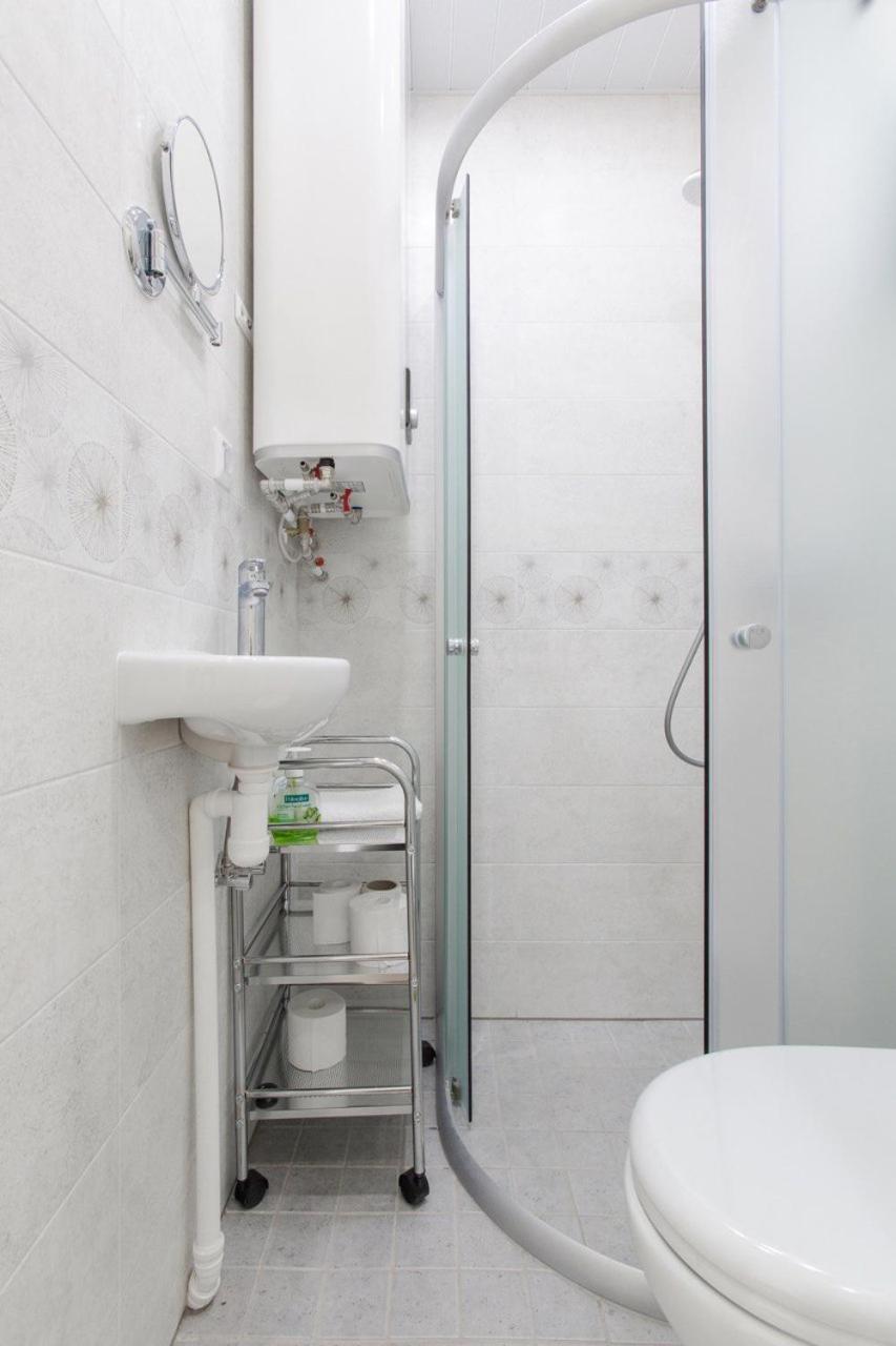 טאלין Sunny Apartment Near Bus Station מראה חיצוני תמונה