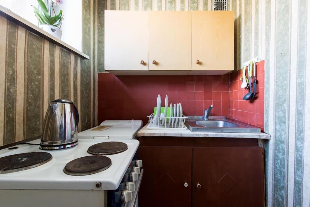 טאלין Sunny Apartment Near Bus Station מראה חיצוני תמונה